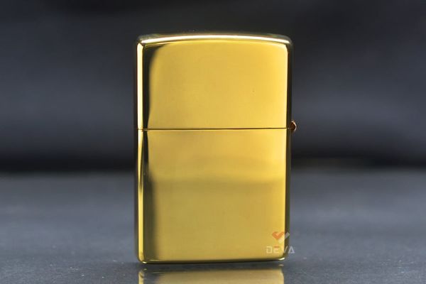 Zippo Armor Đồng Cháy Khắc Rồng Lượn 1 Mặt ZN33