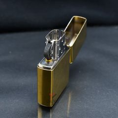 Zippo In Bức Tranh Nổi Thần Thú Vân Du ZN275