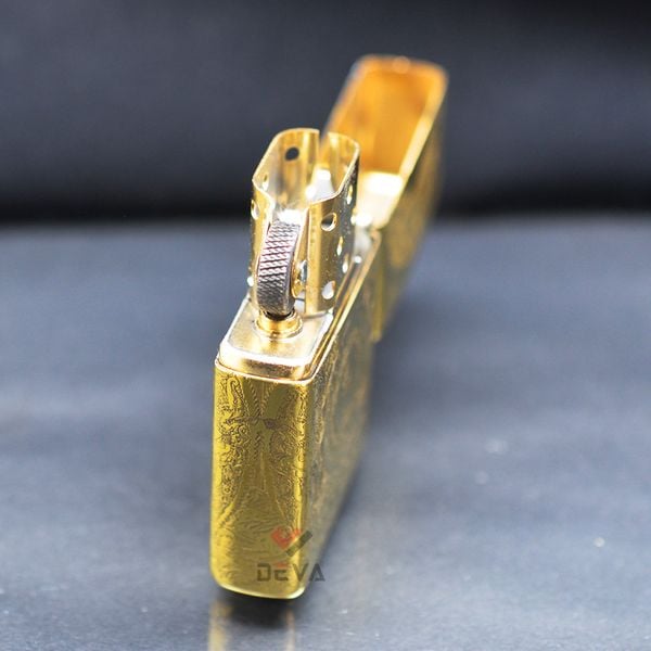 Zippo Khắc Đức Phật Bạch Độ Mẫu Tara Trắng ZN28