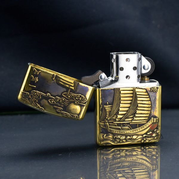 Zippo Amror Khắc Nổi Thuyền Cổ Thuận Buồm Xuôi Gió ZD09