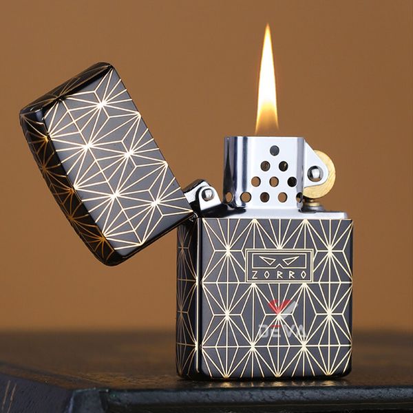 Bật lửa Zorro hoa văn kim cương mạ vàng bản giới hạn Z2-1080