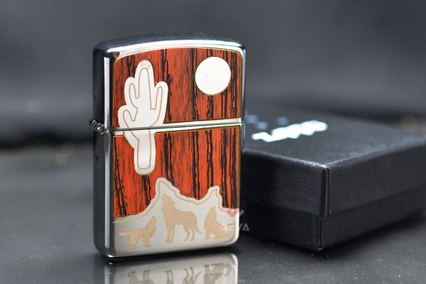 Zippo Armor Ốp Gỗ Chủ Đề Chó Sói Hú Trăng Bản Giới Hạn ZN347