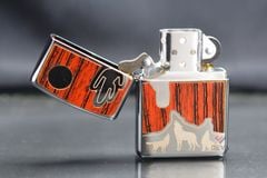 Zippo Armor Ốp Gỗ Chủ Đề Chó Sói Hú Trăng Bản Giới Hạn ZN347