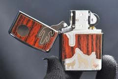 Zippo Armor Ốp Gỗ Chủ Đề Chó Sói Hú Trăng Bản Giới Hạn ZN347