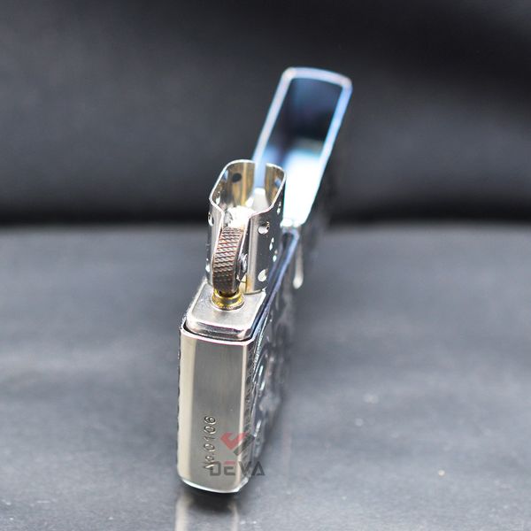 Hoa văn Armor giới hạn màu bạc cổ ZN53