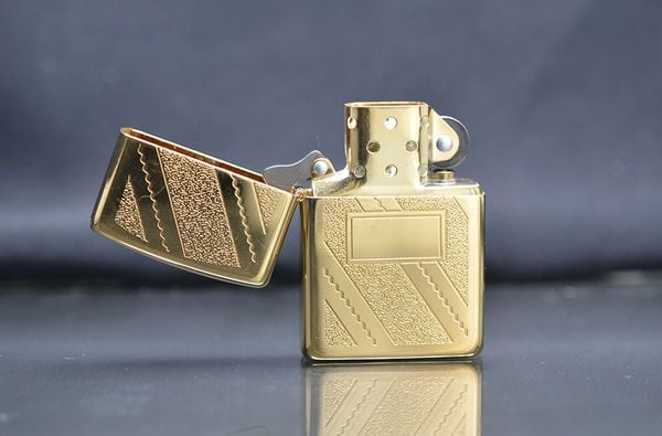 Zippo 1996 mạ vàng C800
