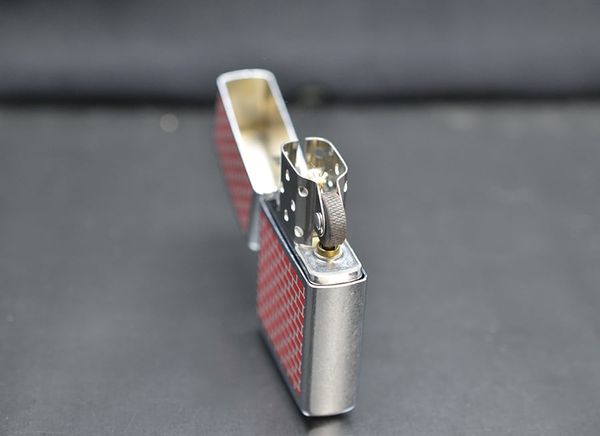 Zippo hình ảnh viên gạch 2000 C108