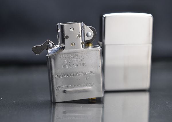 Zippo 2012 Roseari thân gỗ để bàn C43
