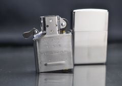 Zippo 2012 Roseari thân gỗ để bàn C43