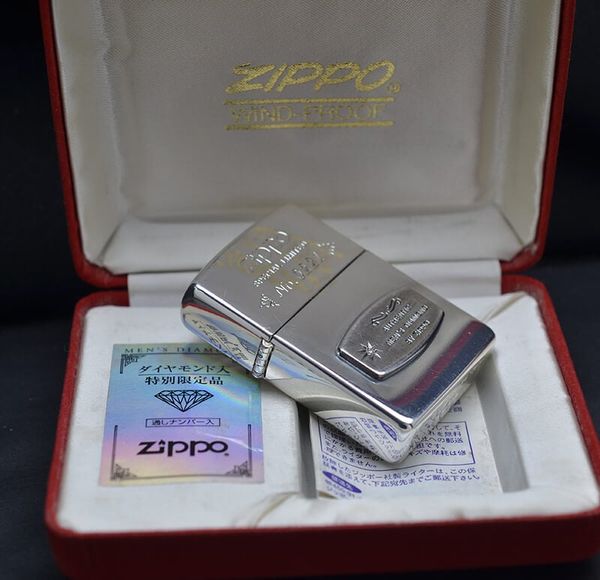 Zippo 1995 emblem gắn kim cương C72