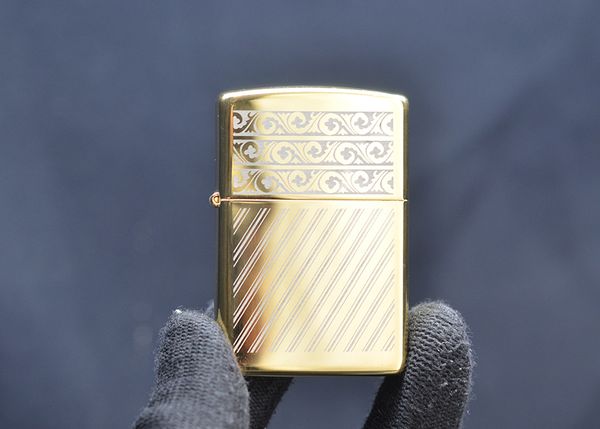 Zippo Cổ Hoa Văn Mạ Vàng 2001 C379