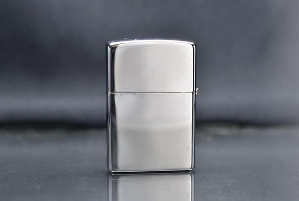 Zippo 2012 Roseari thân gỗ để bàn C43