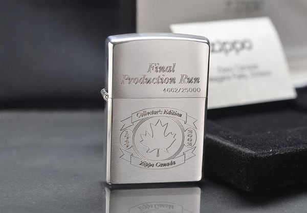 Zippo 2002 Canada mạ bạc C96