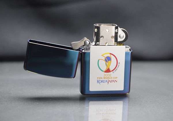 Zippo 2001 7 màu dán emblem Fifa world cup C187