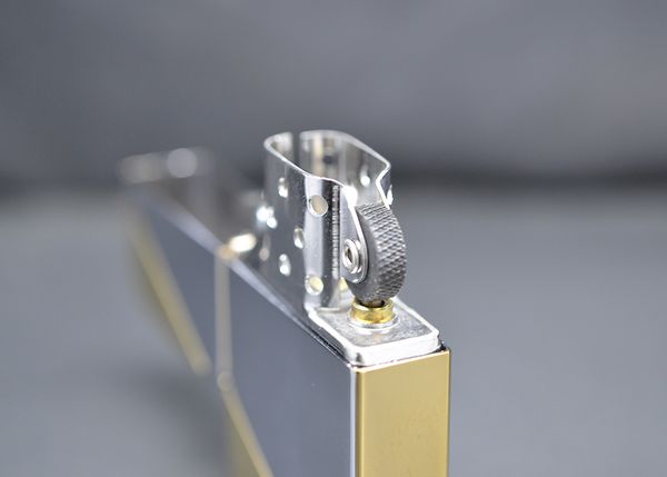 Zippo tái bản 1941 mạ vàng kẻ chéo số giới hạn ZN293