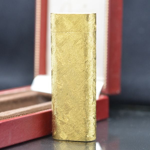 Mẫu Cartier bọc vàng vân xước CA16