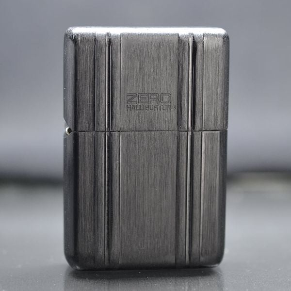 Zippo Ốp Emblem Zero - Thiết Kế Tối Giản Sang Trọng - Đời Năm 2002 C684
