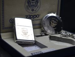 Set Zippo 2005 đồng hồ giới hạn C118