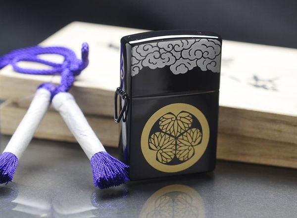 Zippo 2000 sơn mài hoa văn C126