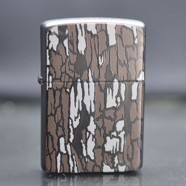 Zippo hoa văn gỗ cổ C09