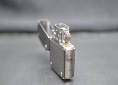 Zippo màu titan hình caro hiếm   (2005) C529