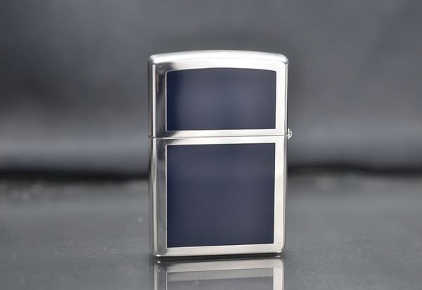 Zippo 1999 logo sơn mạ bạc C114