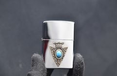 Zippo 2000 Emblem mũi tên đá xanh ngọc C145