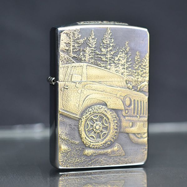 Zippo Armor khắc hình xe ZD35