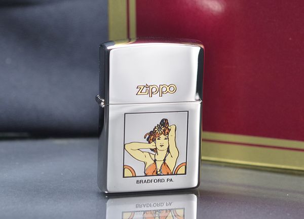 Set Zippo 1998 hình cô gái và bình xăng C175