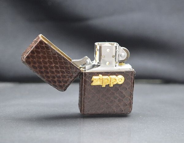 Set Zippo 4 thứ bọc da rắn 1995 C11