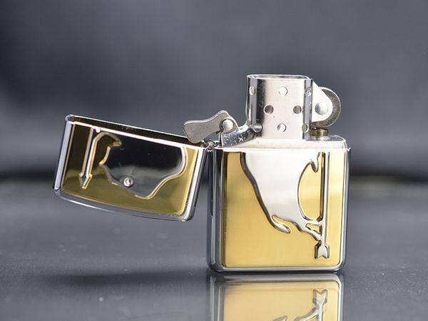 Zippo 1996 Buffalo Stampede – Chủ Đề Đàn Bò Tót – Mạ Vàng Gold Plated – Đời XII La Mã C82