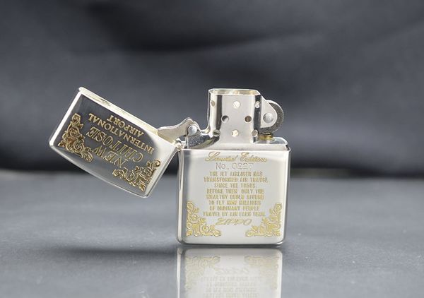 Zippo 1996 mạ bạc hoa văn vàng C141