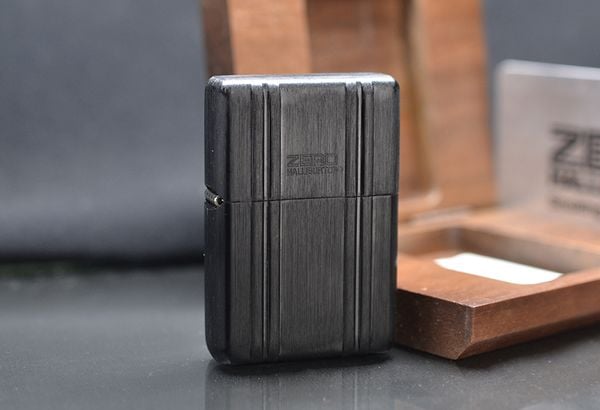 Zippo Ốp Emblem Zero - Thiết Kế Tối Giản Sang Trọng - Đời Năm 2002 C684