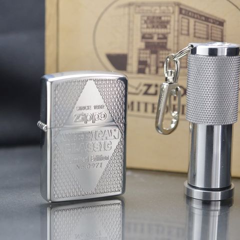 Set Zippo 1994 giới hạn kèm móc khóa gạt tàn mini C115