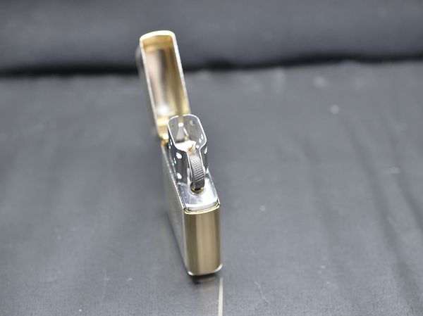 Zippo 1997 hoa văn mạ vàng C163