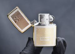 Zippo 1997 hoa văn mạ vàng C163