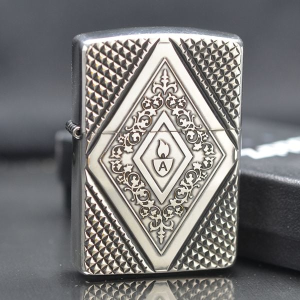 Zippo Hình Mặt Cờ Caro mạ bạc  (2004) C530