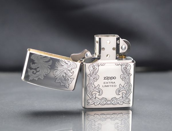 Set Zippo 2004 kèm đồng hồ C190