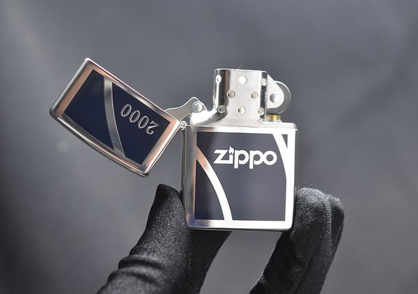 Zippo 1999 logo sơn mạ bạc C114