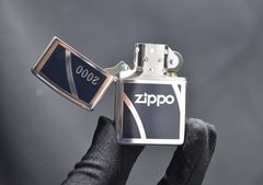 Zippo 1999 logo sơn mạ bạc C114