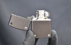 Zippo màu titan hình caro hiếm   (2005) C529