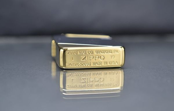 Zippo tái bản 1941 mạ vàng kẻ chéo số giới hạn ZN293