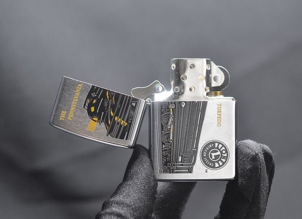 Zippo 2000 tàu sơn phủ C165