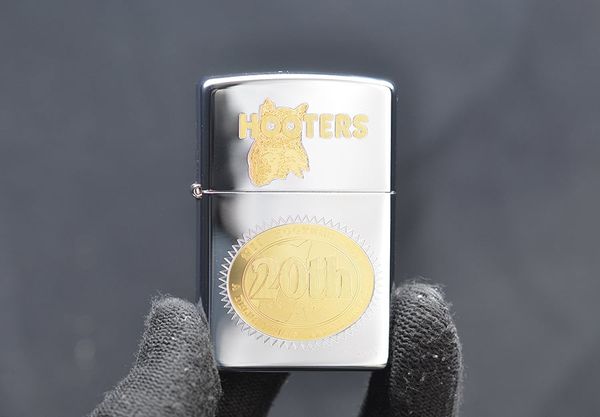Zipo 2002 Hooters 20th mạ vàng C76