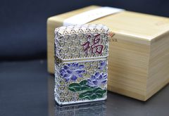 Zippo bọc lưới hoa văn bông sen ZN297