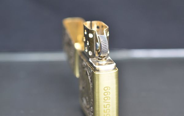 Mẫu zippo Armor khắc hình 3D nổi ZD49