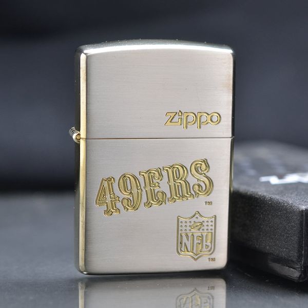 Zippo 1991 chữ dập mạ vàng mộc đáy chéo C139