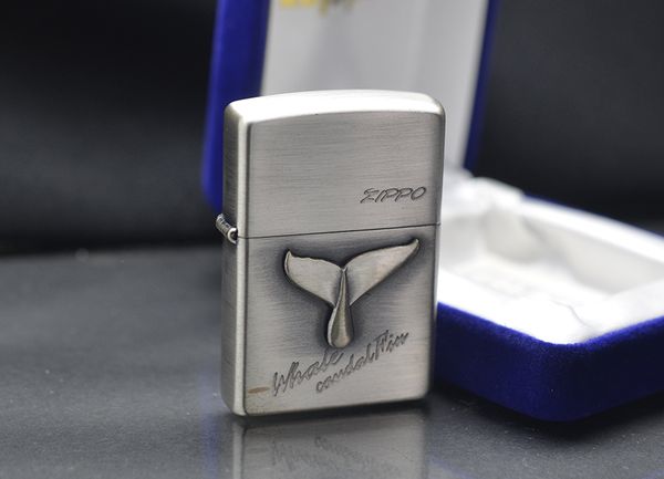 Zippo 2001 Emblem đuôi cá heo C130