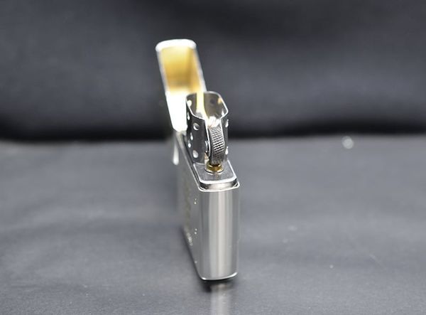 Set Zippo 2005 đồng hồ giới hạn C118