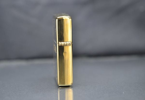 Set zippo mạ vàng kèm bình xăng mini 1994 C792